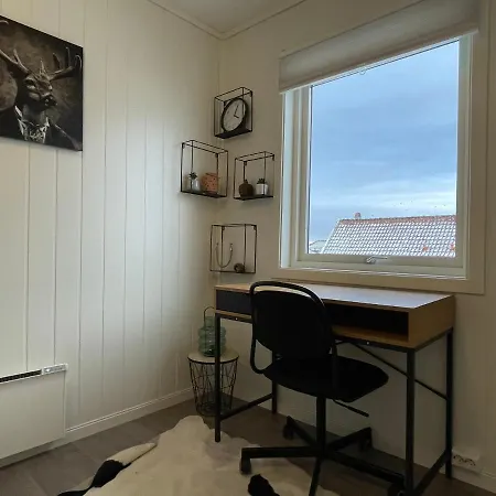 Central At Bertis Ap 9 Generous Rooftop Terrace Apartment