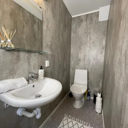 Central At Bertis Ap 9 Generous Rooftop Terrace Apartment